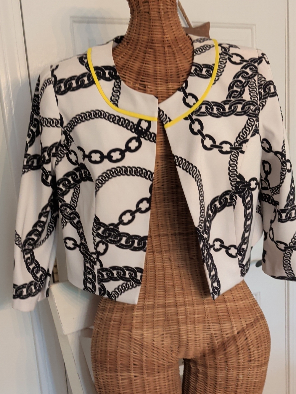 dressbarn Chain Print Cropped Jacket White & Black 16W Like New